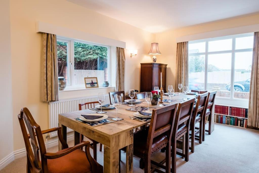 Spacious Home, Minutes Fom The Beach, Free Parking, Large Garden Area, Pets Welcome! Whitstable Buitenkant foto